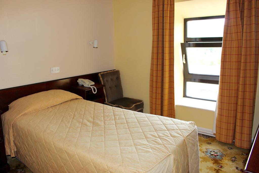 Achill Sound Hotel - Ostan Ghob A'Choire Dış mekan fotoğraf